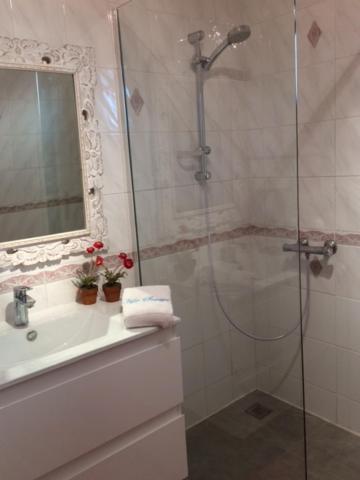 Villa Soraya , Quiet Location With Big Garden Near Beach And Old Town Of Nizza Exterior foto